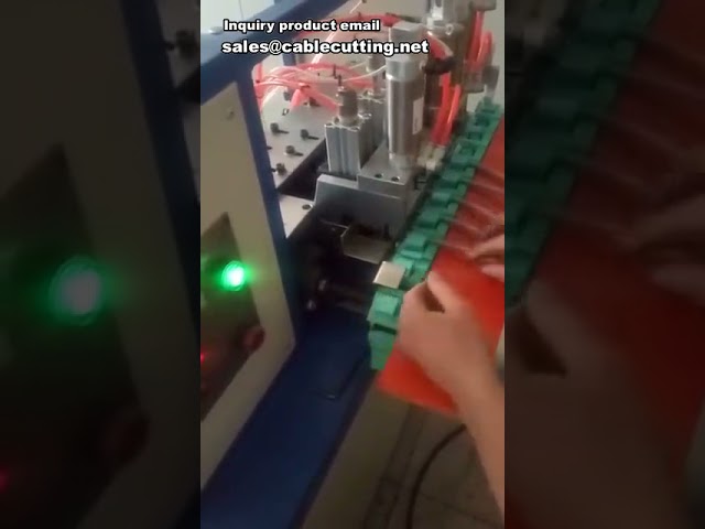3線式電源コード用 高速ケーブル被覆剥離・撚り合わせ機 | 自動ワイヤー加工