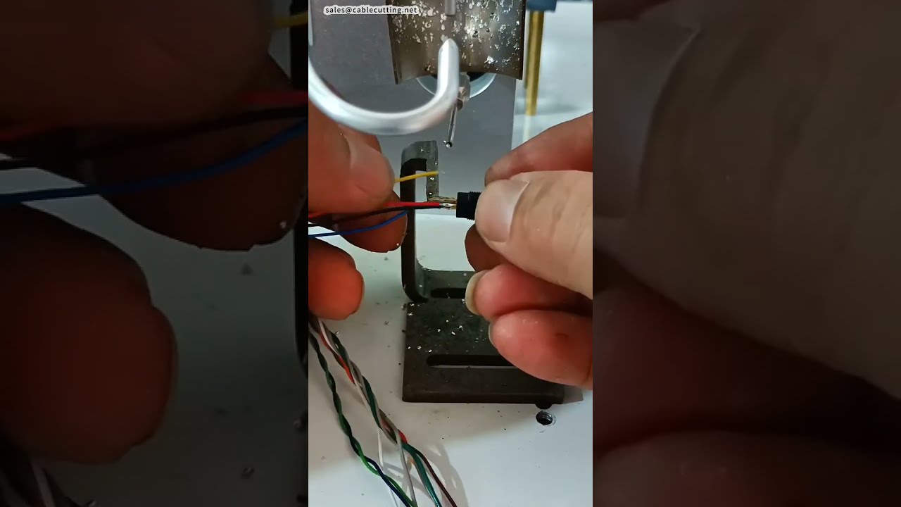極小コネクタ向け半自動はんだ付け機 | 精密はんだ付け #工場 #機械 #CNC